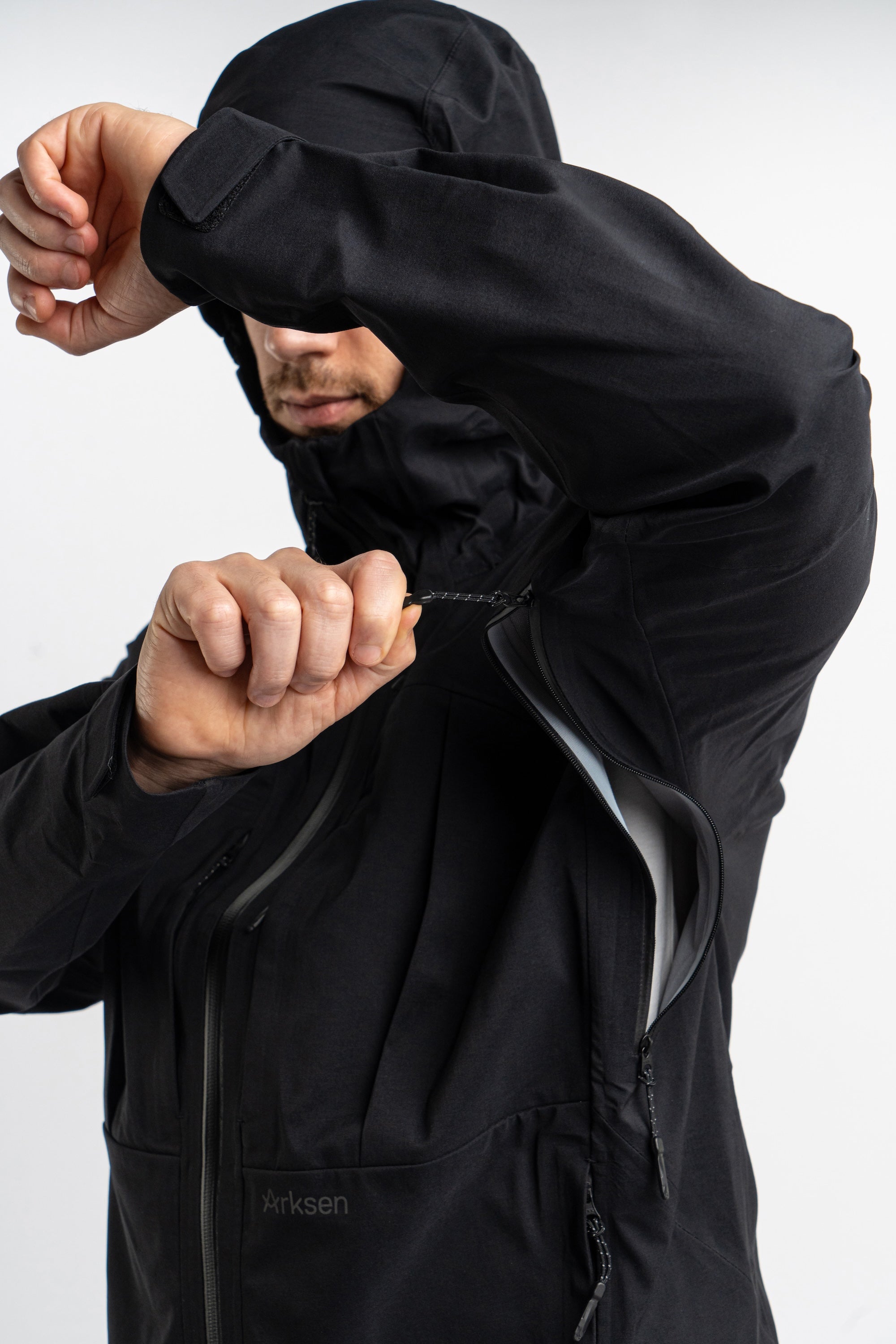 YKK Aquaguard® zips throughout