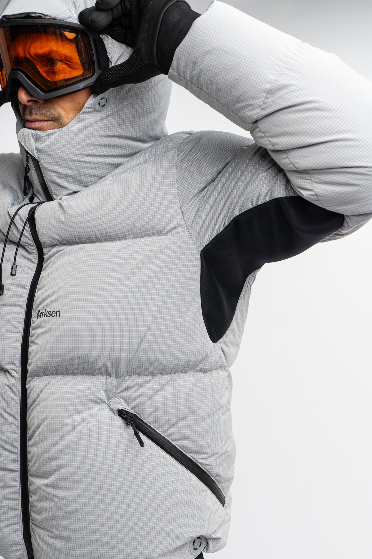 2 way YKK AquaGuard® centre front zip